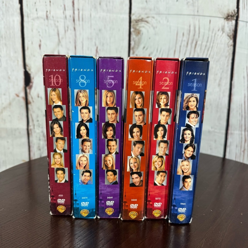Friends inComplete Series DVD Set - Picture 9 of 11